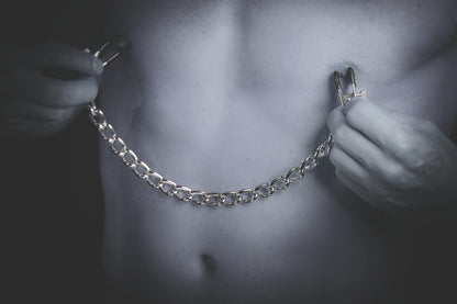 Bad Kitty Nippelklemmen mit Kette aus Metall