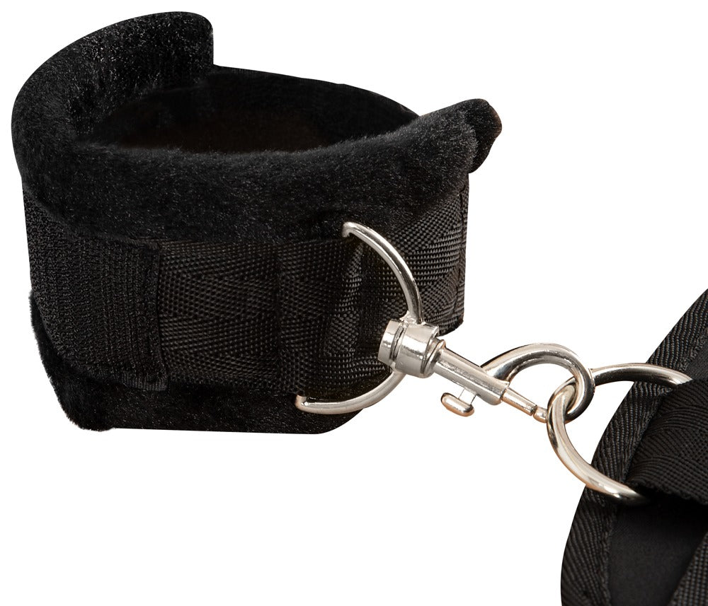 Bad Kitty Hals-Hand-Fuß-Fessel kombiniert mit Augenmaske